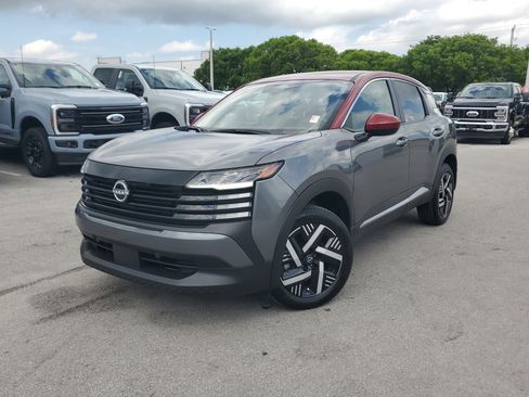Certified 2025 Nissan Kicks SV FWD image 31
