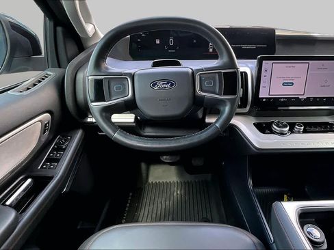 Used 2025 Ford Expedition Max Active RWD image 6