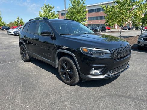 Used 2019 Jeep Cherokee Latitude Plus AWD/4WD image 1
