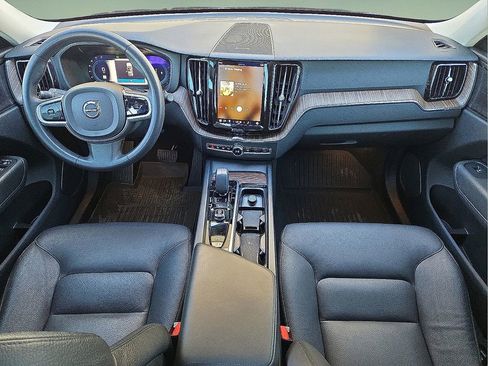 Certified 2023 Volvo XC60 B5 Plus w/ Protection Package Premier image 18