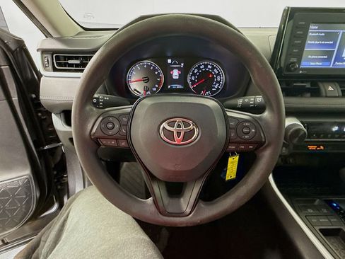 Used 2021 Toyota RAV4 LE FWD image 11