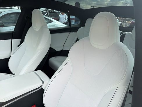 Used 2023 Tesla Model S Plaid image 9