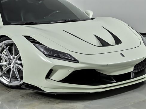 Used 2021 Ferrari F8 Tributo RWD image 3