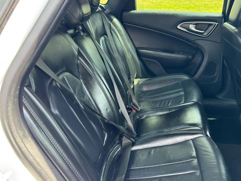 Used 2017 Chrysler 200 Limited Platinum FWD image 14