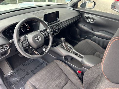 Used 2024 Honda HR-V Sport image 9