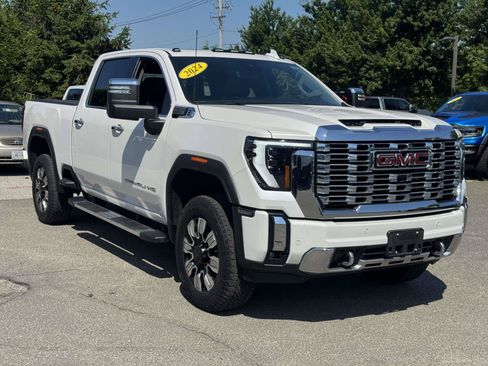 Used 2024 GMC Sierra 2500 Denali w/ Denali Reserve Package AWD/4WD image 2