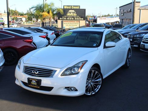 Used 2011 INFINITI G37 Journey w/ Premium Pkg RWD image 2