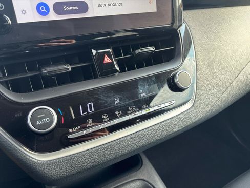 Used 2025 Toyota Corolla LE FWD image 21