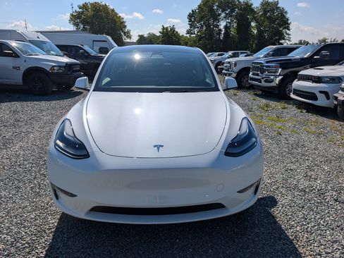 Used 2023 Tesla Model Y Long Range AWD/4WD image 8