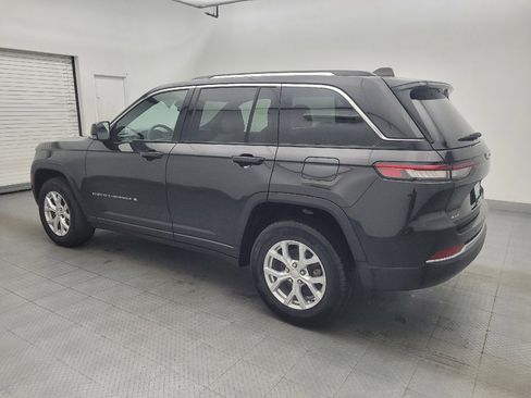 Used 2023 Jeep Grand Cherokee Limited AWD/4WD image 3
