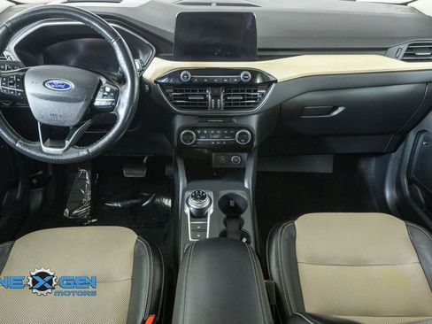 Used 2021 Ford Escape Titanium w/ Titanium Elite Package AWD/4WD image 35