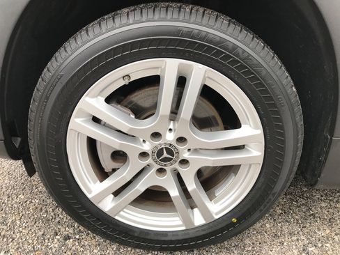 Used 2023 Mercedes-Benz GLB 250 4MATIC image 12