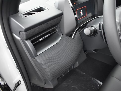 Used 2026 Subaru Outback Premium image 10