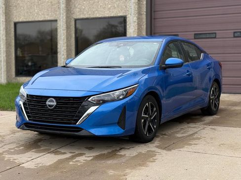 Used 2024 Nissan Sentra SV image 3