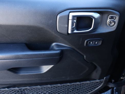 Used 2023 Jeep Wrangler Sport S image 30