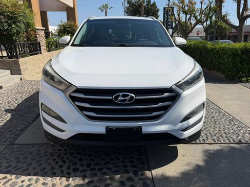 Used 2018 Hyundai Tucson SEL FWD image 2