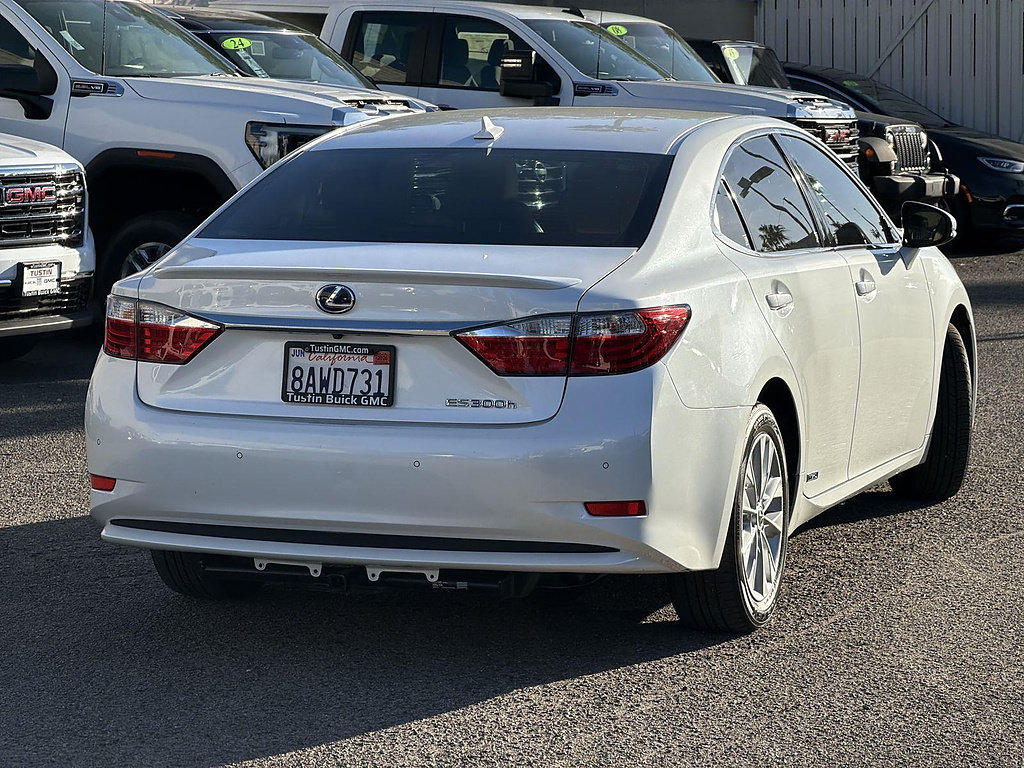 Used 2013 Lexus ES 300h w/ Premium Pkg FWD image 5