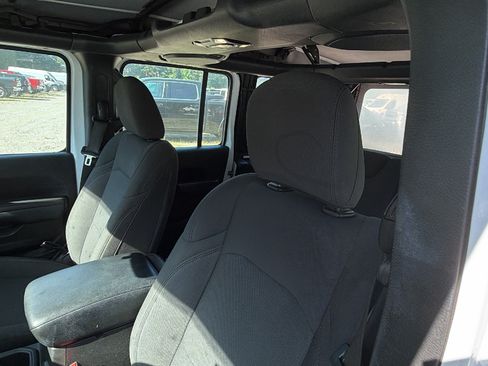 Used 2023 Jeep Wrangler Unlimited Sport AWD/4WD image 17