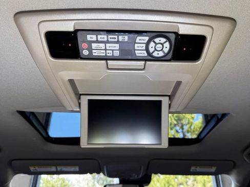 Used 2017 Honda Pilot Touring image 47