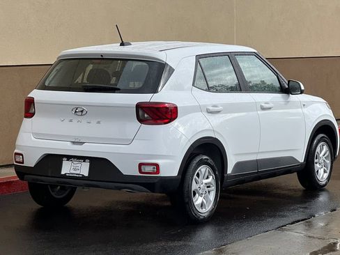 New 2026 Hyundai Venue SE image 5