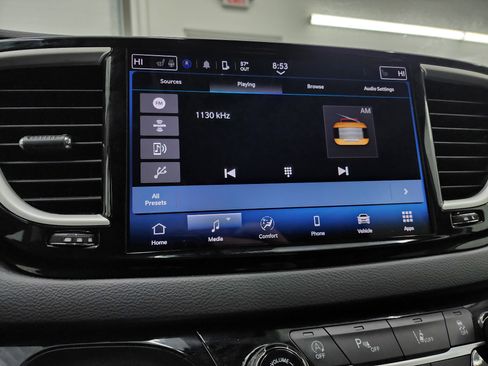 Used 2024 Chrysler Pacifica Touring-L image 45