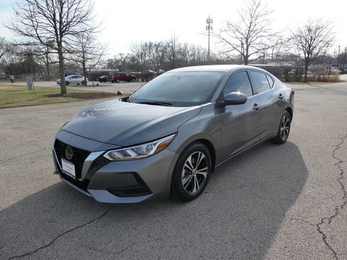 Used 2021 Nissan Sentra SV image 1