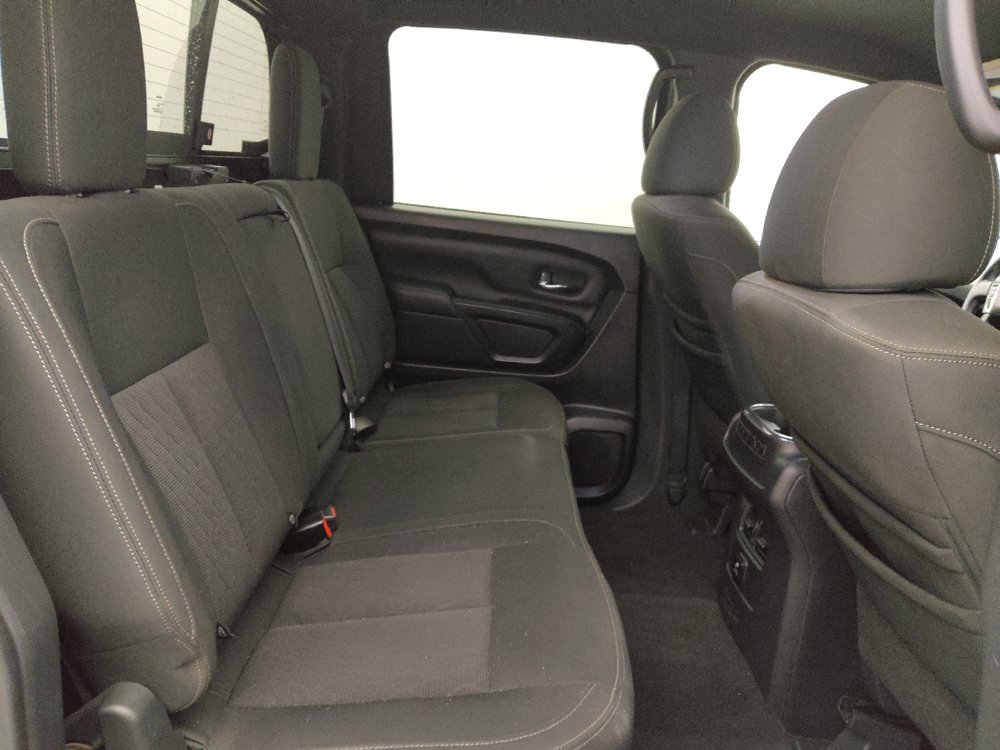 Used 2018 Nissan Titan SV w/ SV Convenience Package RWD image 19