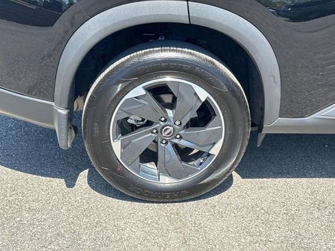 Certified 2024 Nissan Rogue SV AWD/4WD image 12