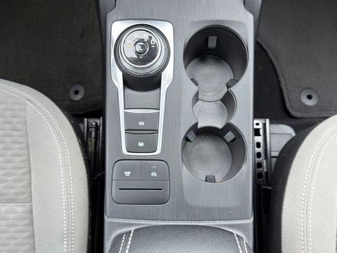 Used 2022 Ford Escape SE w/ SE Sport Appearance Package image 33