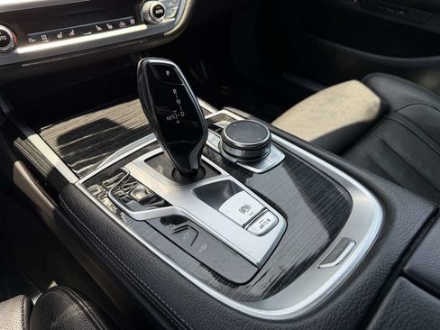 Used 2020 BMW 740i w/ M Sport Package RWD image 13