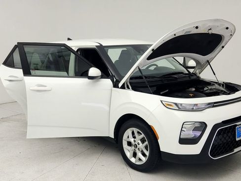 Used 2022 Kia Soul LX w/ Technology Package FWD image 10