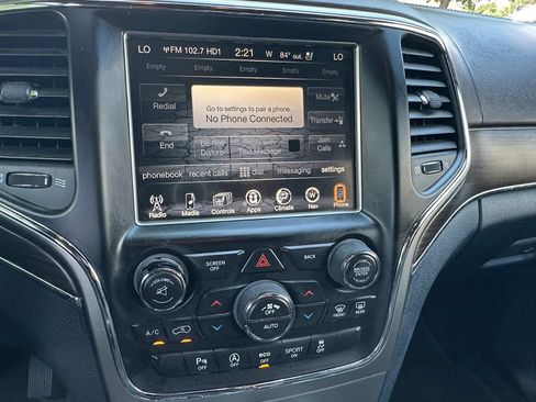 Used 2017 Jeep Grand Cherokee Overland AWD/4WD image 19