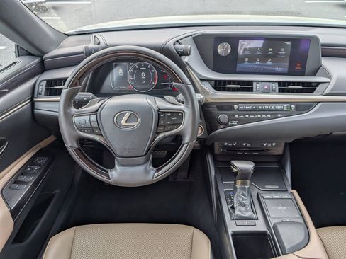 Used 2019 Lexus ES 350 w/ Premium Package image 16