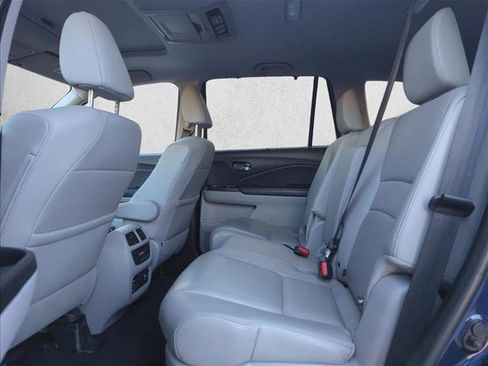 Used 2016 Honda Pilot Touring image 23