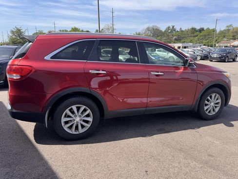 Used 2016 Kia Sorento FWD image 7