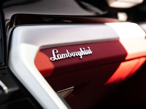 Used 2022 Lamborghini Urus image 42