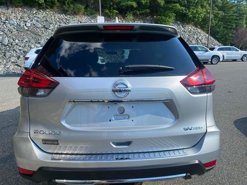 Used 2018 Nissan Rogue SV w/ Sun & Sound Touring Package AWD/4WD image 37