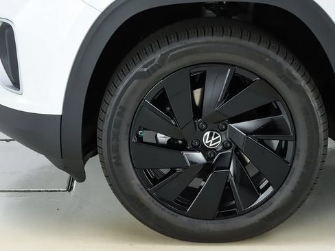 New 2026 Volkswagen Atlas SE FWD image 45