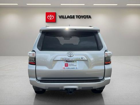 Certified 2022 Toyota 4Runner SR5 RWD image 4