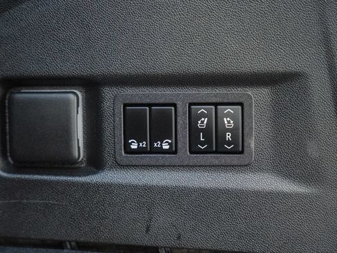 Used 2024 GMC Yukon Denali w/ Max Trailering Package AWD/4WD image 13