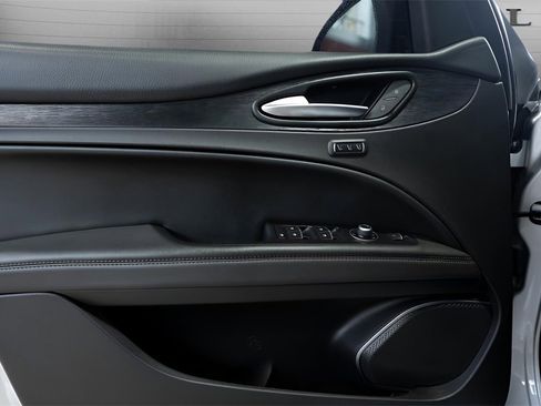 Used 2021 Alfa Romeo Stelvio Sprint w/ Nero Edizione image 21