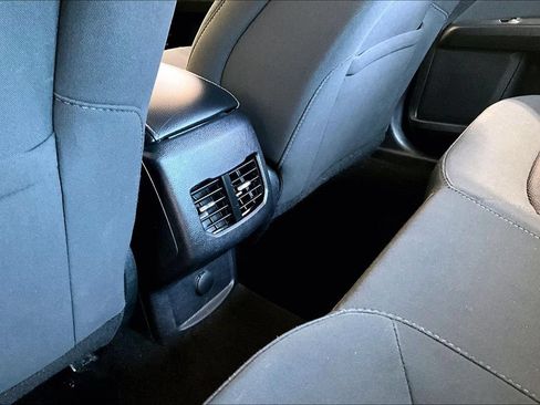 Used 2019 Ford Fusion SE FWD image 10