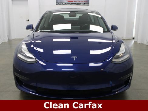 Used 2019 Tesla Model 3 Mid Range image 2