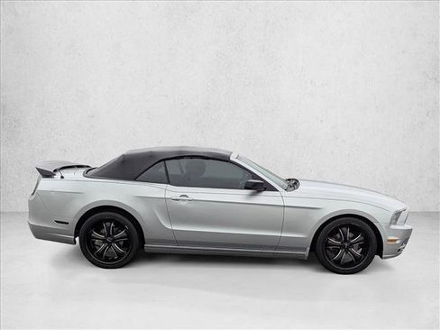 Used 2014 Ford Mustang Convertible RWD image 4