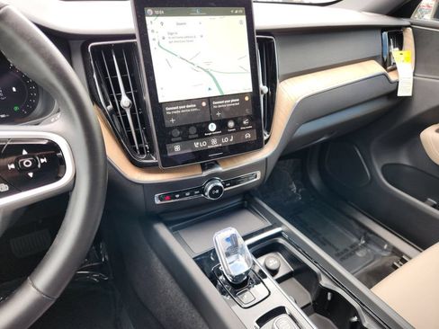 Used 2026 Volvo XC60 B5 Core w/ Climate Package AWD/4WD image 30