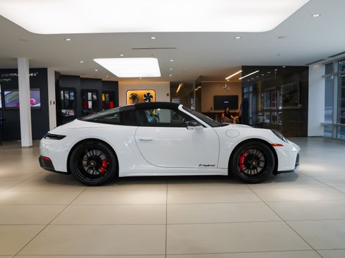 Used 2026 Porsche 911 Targa 4 GTS AWD/4WD image 28