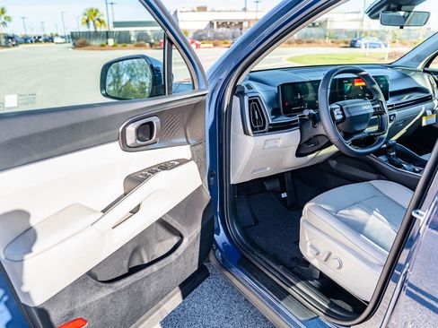 New 2026 Kia Sorento S w/ S Panoramic Sunroof Package image 14