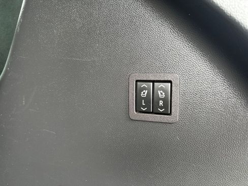 Used 2024 Buick Enclave Premium image 5