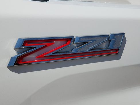 Used 2025 Chevrolet Silverado 2500 LT AWD/4WD image 8