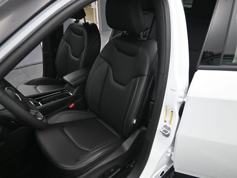 New 2026 Jeep Compass Limited image 11